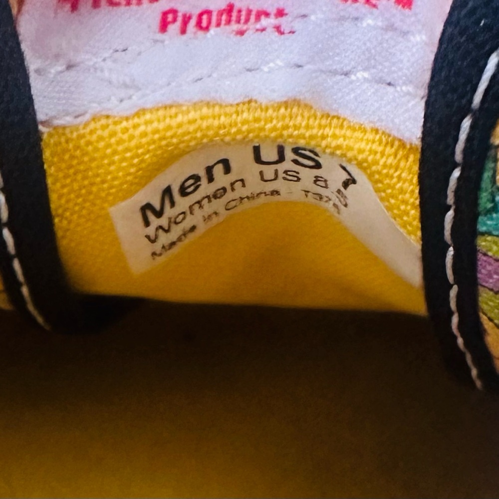 Vans x Beatles Yellow Submarine Shoes RARE Men’s 7/ Women’s 8.5 - Picture 2 of 5